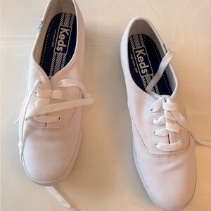 NEW Women’s Keds White Canvas Sneakers